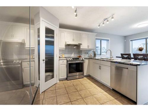 8255 Saddleridge Drive Ne, Calgary, AB - Indoor Photo Showing Kitchen