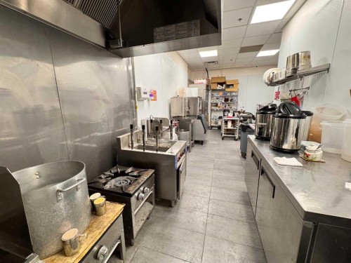 240 Midpark Way Se, Calgary, AB 