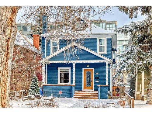 234 10A Street Nw, Calgary, AB - Outdoor With Facade