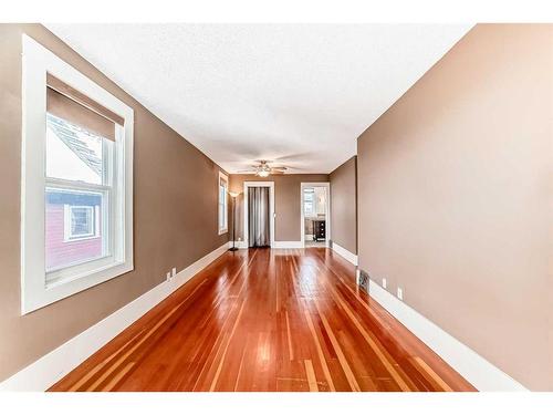 234 10A Street Nw, Calgary, AB - Indoor Photo Showing Other Room