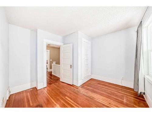 234 10A Street Nw, Calgary, AB - Indoor Photo Showing Other Room