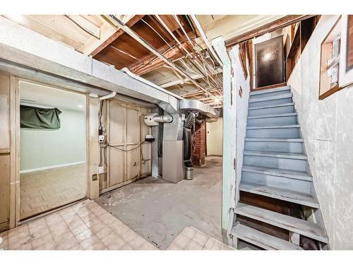 234 10A Street Nw, Calgary, AB - Indoor Photo Showing Basement