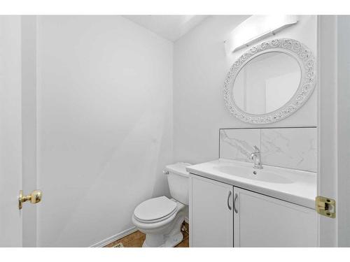 105 Somervale Park Sw, Calgary, AB - Indoor Photo Showing Bathroom