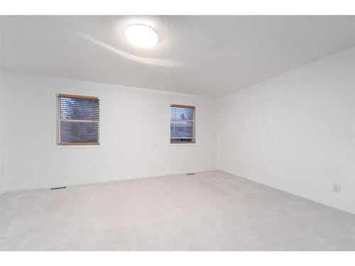 105 Somervale Park Sw, Calgary, AB - Indoor Photo Showing Other Room