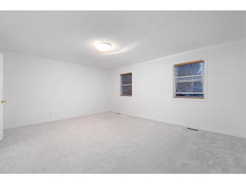 105 Somervale Park Sw, Calgary, AB - Indoor Photo Showing Other Room