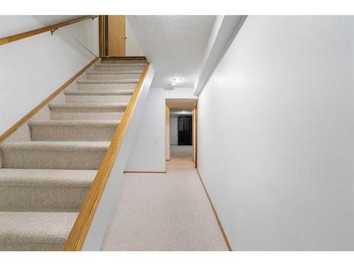 105 Somervale Park Sw, Calgary, AB - Indoor Photo Showing Other Room