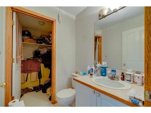 117 Coral Springs Bay Ne, Calgary, AB - Indoor Photo Showing Bathroom