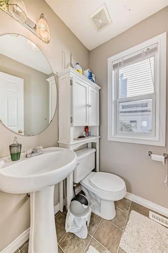 275 Taravista Street Ne, Calgary, AB - Indoor Photo Showing Bathroom