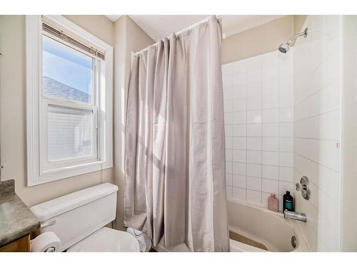 275 Taravista Street Ne, Calgary, AB - Indoor Photo Showing Bathroom