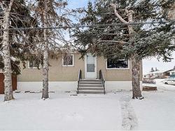 902 35 Street SE Calgary, AB T2A 1A5