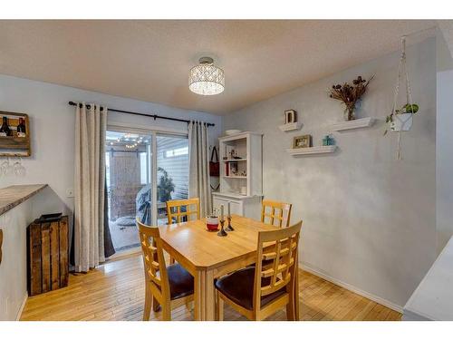 129 Elgin Place Se, Calgary, AB - Indoor Photo Showing Dining Room