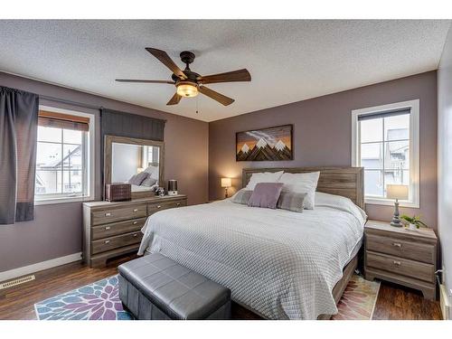 129 Elgin Place Se, Calgary, AB - Indoor Photo Showing Bedroom