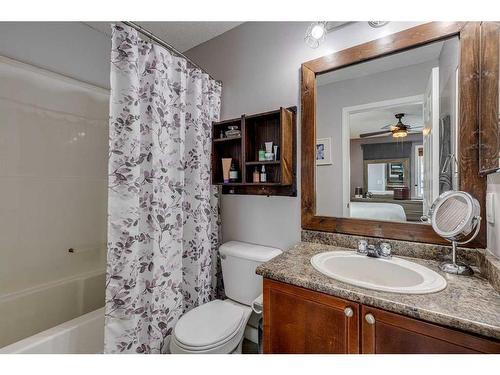 129 Elgin Place Se, Calgary, AB - Indoor Photo Showing Bathroom