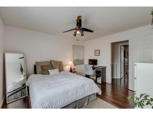 129 Elgin Place Se, Calgary, AB - Indoor Photo Showing Bedroom