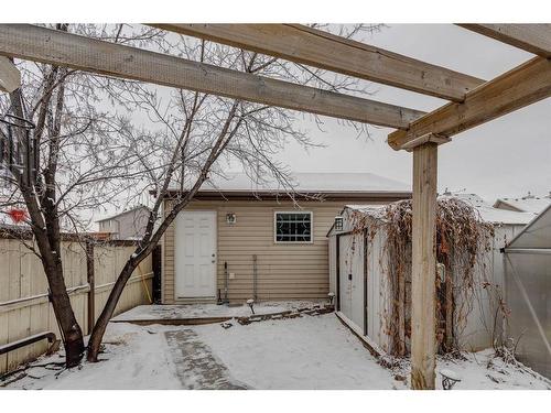 129 Elgin Place Se, Calgary, AB - Outdoor