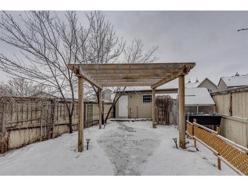 129 Elgin Place Se, Calgary, AB - Outdoor