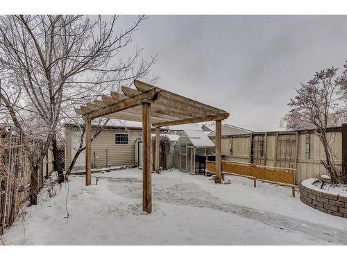 129 Elgin Place Se, Calgary, AB - Outdoor