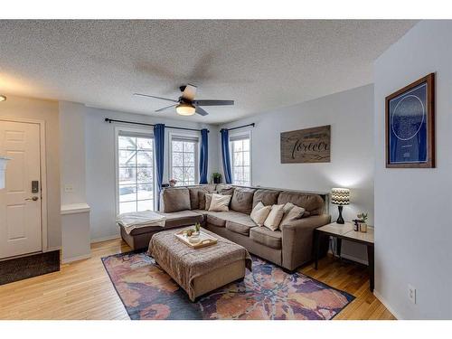 129 Elgin Place Se, Calgary, AB - Indoor Photo Showing Living Room