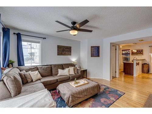 129 Elgin Place Se, Calgary, AB - Indoor Photo Showing Living Room