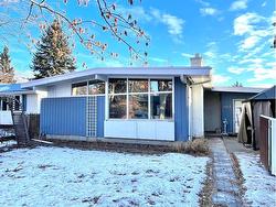 3112 Leduc Crescent SW Calgary, AB T3E 5W9