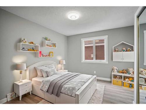 151 Coral Shores Landing Ne, Calgary, AB - Indoor Photo Showing Bedroom