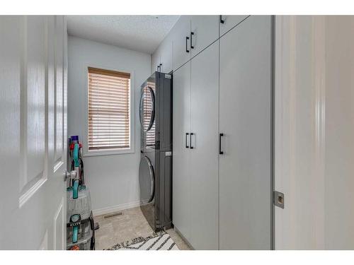 22 Copperstone Green Se, Calgary, AB - Indoor Photo Showing Other Room