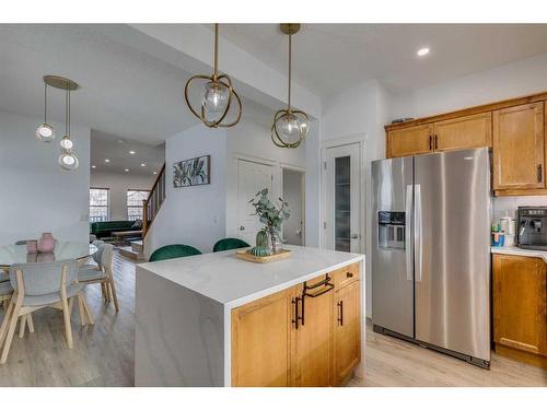 22 Copperstone Green Se, Calgary, AB - Indoor Photo Showing Kitchen