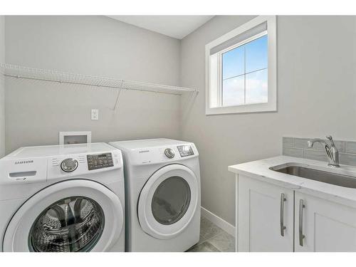 159 Sherview Grove Nw, Calgary, AB - Indoor Photo Showing Laundry Room