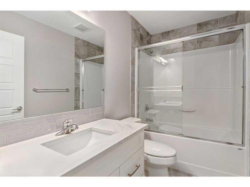 159 Sherview Grove Nw, Calgary, AB - Indoor Photo Showing Bathroom