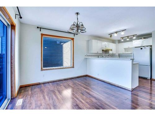 801 Martindale Boulevard Ne, Calgary, AB - Indoor Photo Showing Kitchen