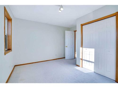 801 Martindale Boulevard Ne, Calgary, AB - Indoor Photo Showing Other Room