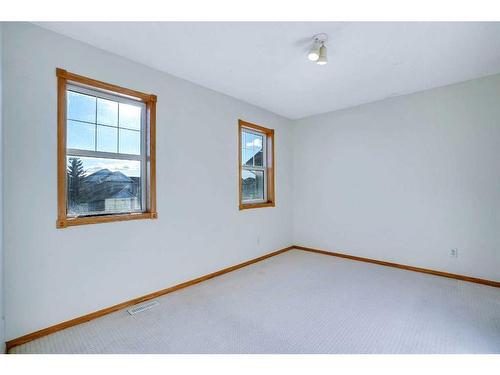 801 Martindale Boulevard Ne, Calgary, AB - Indoor Photo Showing Other Room