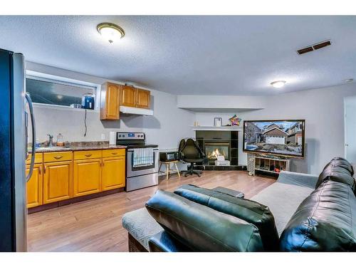 801 Martindale Boulevard Ne, Calgary, AB - Indoor