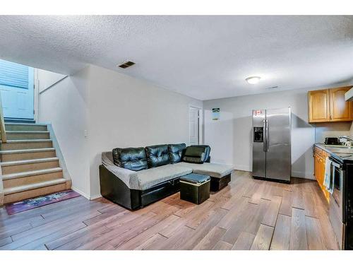 801 Martindale Boulevard Ne, Calgary, AB - Indoor Photo Showing Kitchen