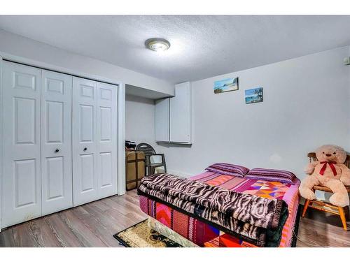 801 Martindale Boulevard Ne, Calgary, AB - Indoor Photo Showing Bedroom