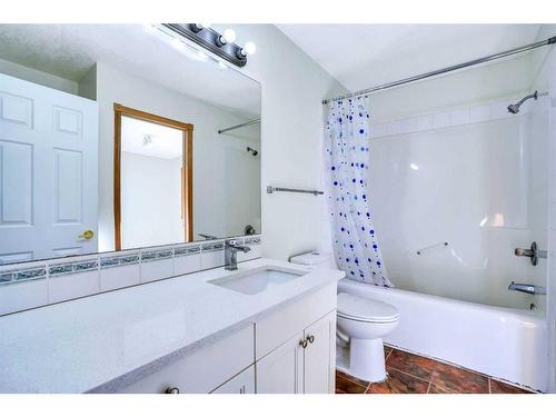 801 Martindale Boulevard Ne, Calgary, AB - Indoor Photo Showing Bathroom