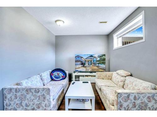 54 Taracove Road Ne, Calgary, AB - Indoor