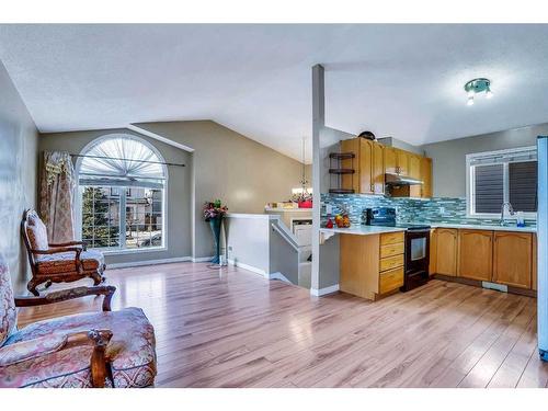 54 Taracove Road Ne, Calgary, AB - Indoor Photo Showing Kitchen