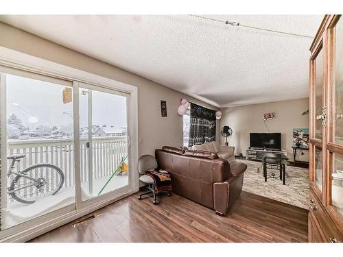 4023 44 Avenue Ne, Calgary, AB - Indoor