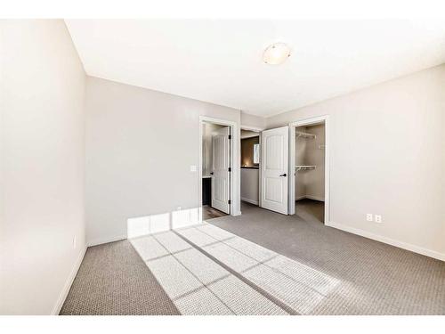 142 Marquis Heights Se, Calgary, AB - Indoor Photo Showing Other Room