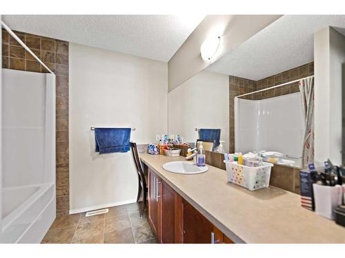 82 Panatella Villas Nw, Calgary, AB - Indoor Photo Showing Bathroom