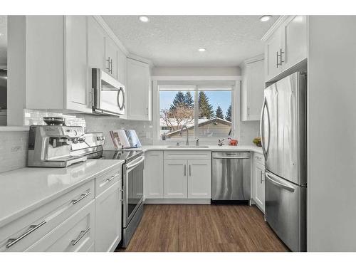 13128 6 Street Sw, Calgary, AB - Indoor Photo Showing Kitchen With Stainless Steel Kitchen