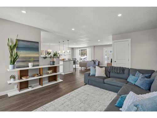 13128 6 Street Sw, Calgary, AB - Indoor Photo Showing Living Room