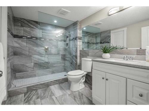 13128 6 Street Sw, Calgary, AB - Indoor Photo Showing Bathroom