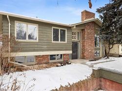 31 Midvalley Road SE Calgary, AB T2X 1K5