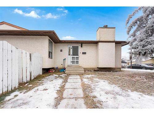 5815 24 Avenue Ne, Calgary, AB - Outdoor