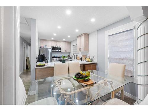 5815 24 Avenue Ne, Calgary, AB - Indoor Photo Showing Dining Room