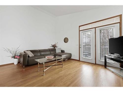 44 Sierra Nevada Rise Sw, Calgary, AB - Indoor Photo Showing Living Room