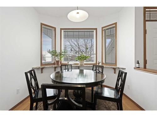 44 Sierra Nevada Rise Sw, Calgary, AB - Indoor Photo Showing Dining Room