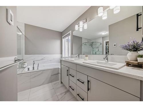 61 Sage Bluff Rise Nw, Calgary, AB - Indoor Photo Showing Bathroom